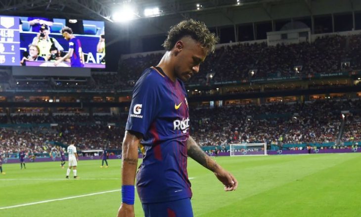 15 minutat në zhveshtore që tregojnë vendimin e madh të Neymar
