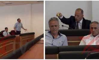 Lladrovci urdhëron Drenorin të ulet, pasi ia përmend iftarin e bashkëshortes