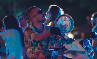 Elinel nuk arrin t’ia marrë zemrat fansave as me “Serenata”