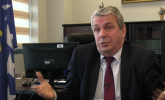 Kushtetuesja e rrëzon nga posti kreun i Apelit