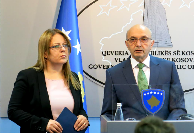 Pas Avdullah Hotit, edhe ministrja kosovare i jep ultimatum Shqipërisë