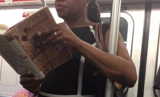 Ismail Kadare, shkrimtari më i lexuar nëpër metrotë europiane