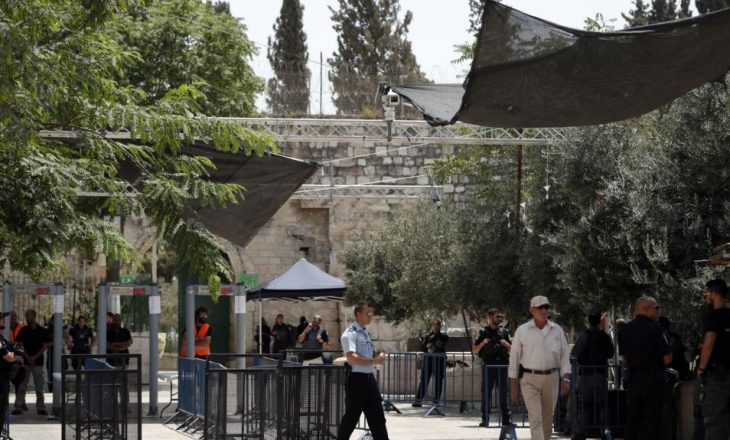 Izraeli heq detektorët metalikë nga vendi i shenjtë