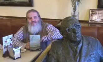 Spanjolli që shkroi mbi 1 mijë faqe për Ismail Kadarenë