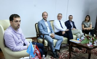 Sejdiu thotë se atë e zëvendëson një njeri apolitik, por kjo nuk është e vërtetë