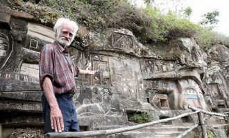 Kaloi 40 vite duke gdhendur një shkëmb, të cilin e ktheu në vepër arti