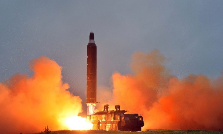 Koreja e Veriut lëshon raketat e radhës