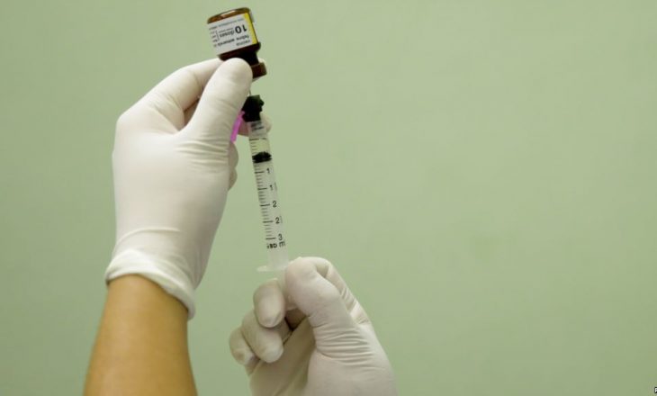 Përse prindërit refuzojnë t’i vaksinojnë fëmijët në SHBA