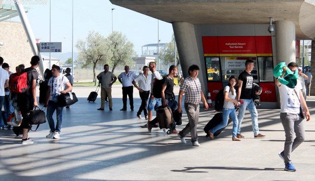Franca kthen në Shqipëri edhe 30 azilkërkues të tjerë