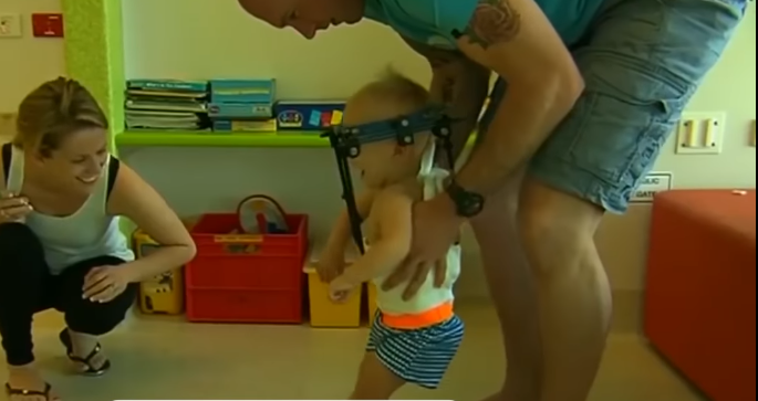 “I pritet koka” në një aksident, mjekët ia ngjitin kokën fëmijës 16 muajsh