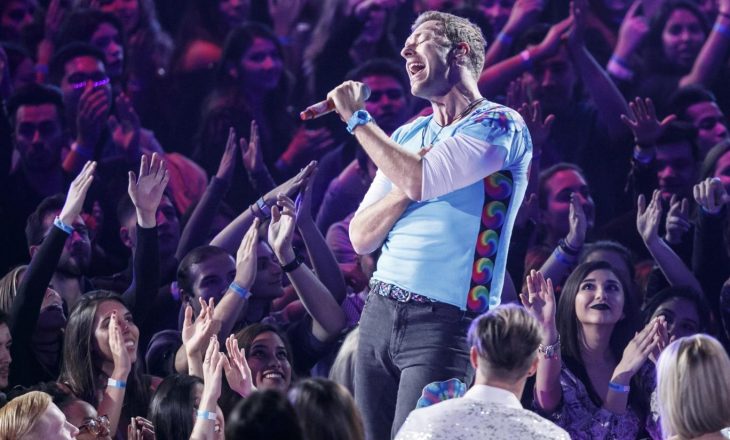 Coldplay përkujton Chester Bennington në New Jersey
