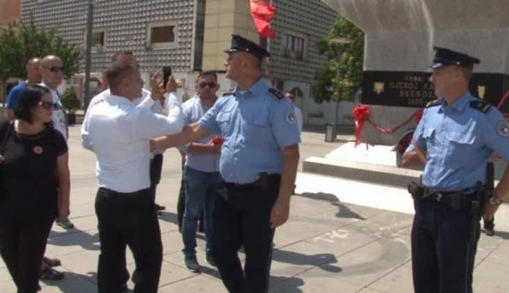 Policia arreston dy persona që rregulluan monumentin e Skënderbeut