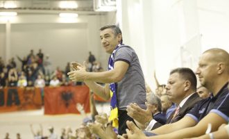 Veseli flet për basketboll një natë para seancës ku se ka të sigurtë postin e kryekuvendarit