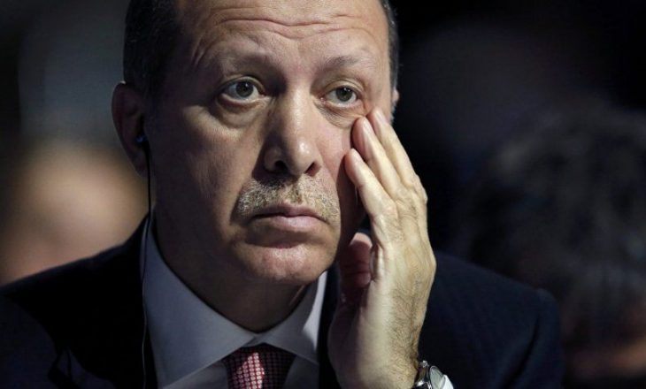 Macron i kërkon Erdoganit lirimin e gazetarit francez