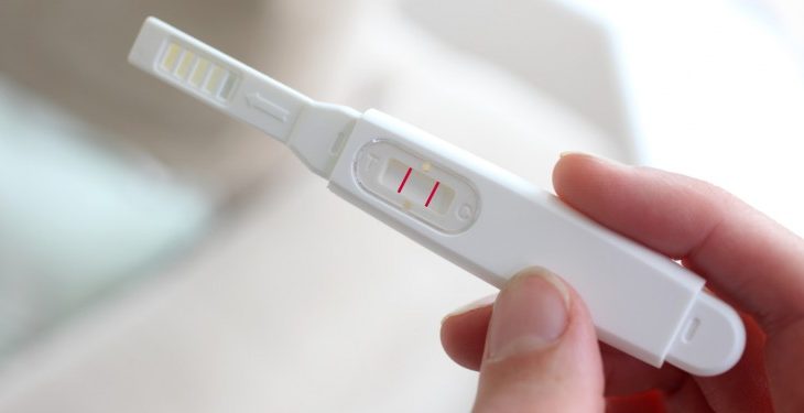 Burri bëri shaka me testin e shtatzënisë, por mjekët nxorën rezultate shokuese