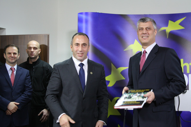Blic: Haradinaj dhe Thaçi dëshmitarë në Gjykatën Speciale