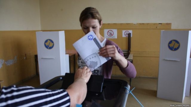 Hapen të gjitha qendrat e votimit në veri të Mitrovicës