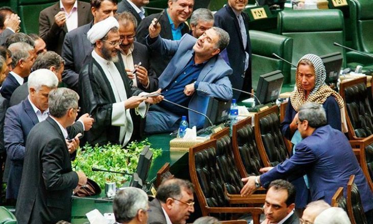 Mogherini pritet në mënyrë të veçantë nga deputetët iranian