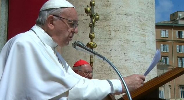 Papa: Është monstruoze që klerikët t’i abuzojnë seksualisht fëmijët