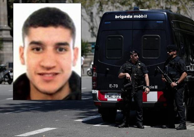Policia në kërkim të drejtuesit të makinës në sulmin në Barcelonë