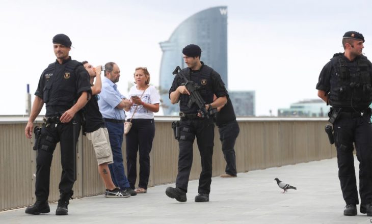 Policia vret të dyshuarin e sulmit në Barcelonë