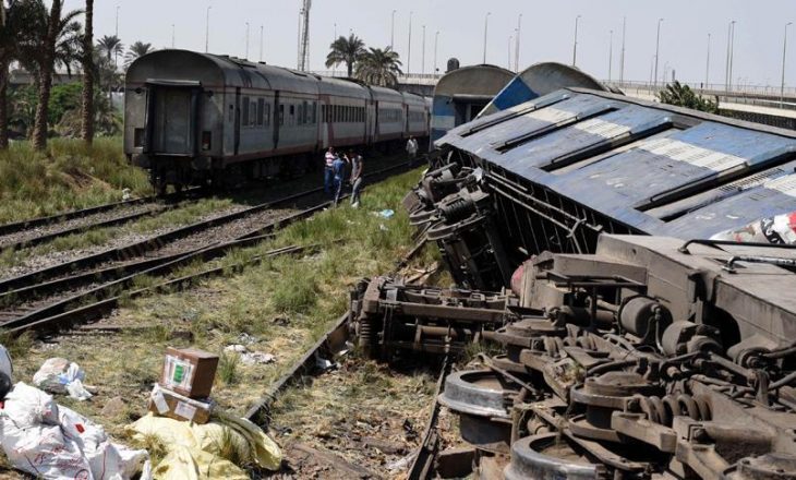 36 të vdekur nga përplasja e trenave në Egjipt