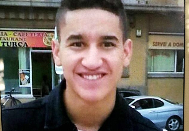 Policia e vret një person në kërkim të të dyshuarit për sulmin në Barcelonë
