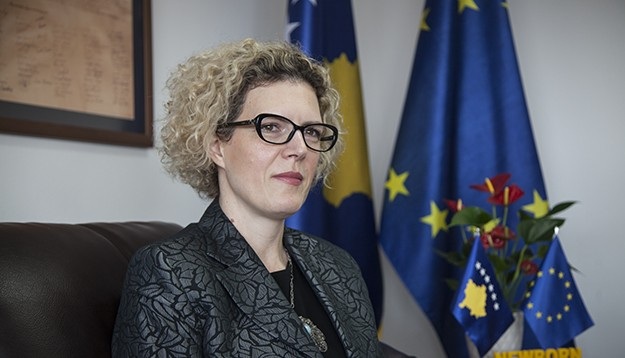 Ministrja Ahmetaj: Nuk ka linja shtesë të autobusëve drejt perëndimit