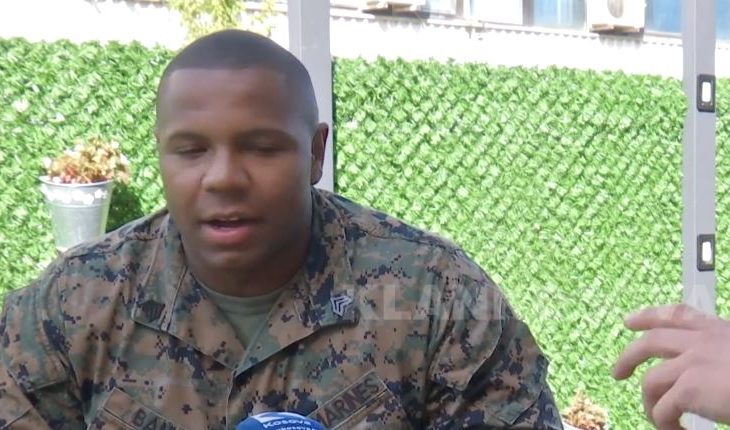 Takohuni me marinsin amerikan që e këndon “Hatixhen…” por i pëlqen Ledri