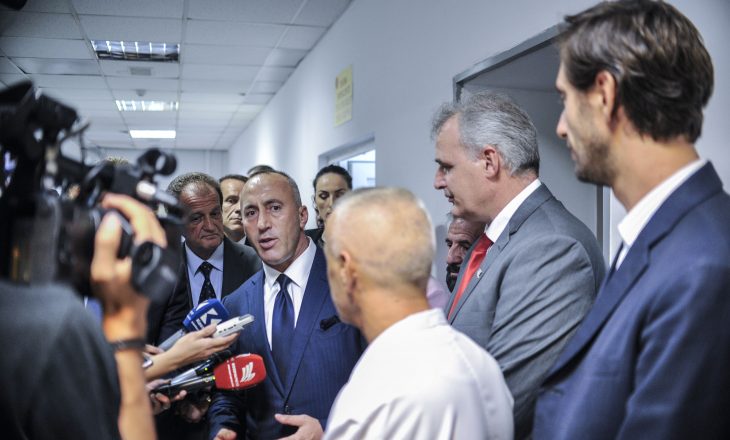 Zyra e Kryeministrit Haradinaj ndan 8 mijë euro për të blerë telefona