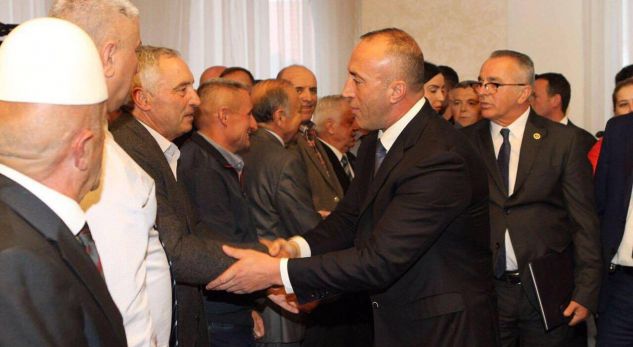 Haradinaj ia uron fitoren Gashit në Pejë