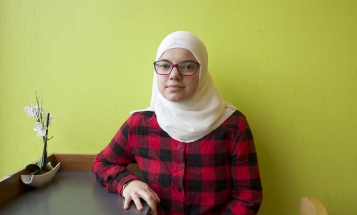 17-vjeçarja kosovare në Gjermani: Nuk mund të jetoj në një vend ku s’mund ta vë shaminë