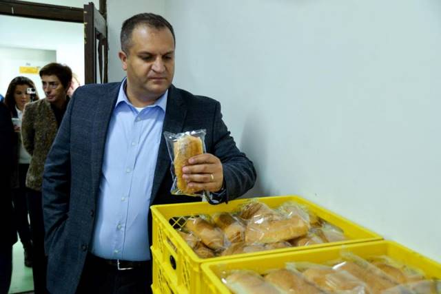 Ahmeti premton se do të përmirësojë cilësinë e kifleve në shkolla