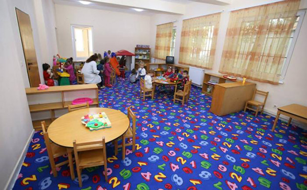 Si u punësuan dy edukatore për një vend pune