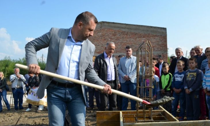 “Shqiptarët na kanë uzurpuar pronat” – ankesa e serbëve tek zv.kryeministri