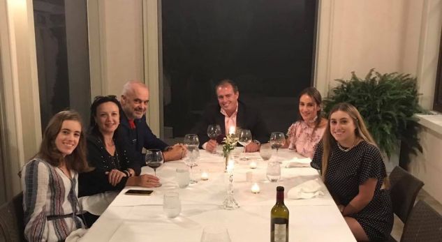 Biznesmeni shqiptar rrëfen për darkën me çiftin kryeministror në Nju Jork
