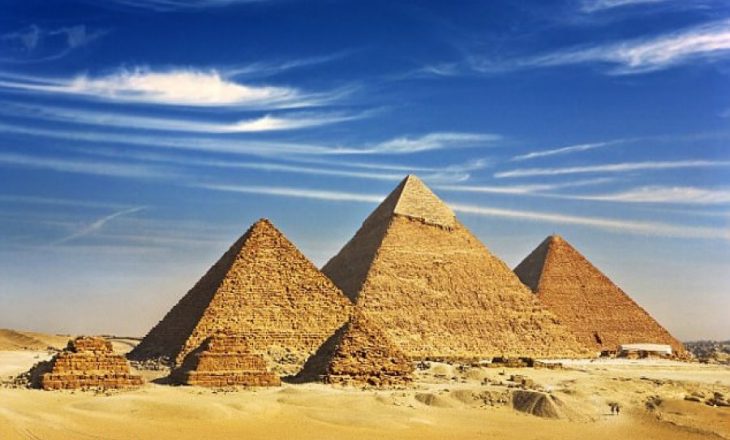 Zbulohet se si janë ndërtuar piramidat në Giza