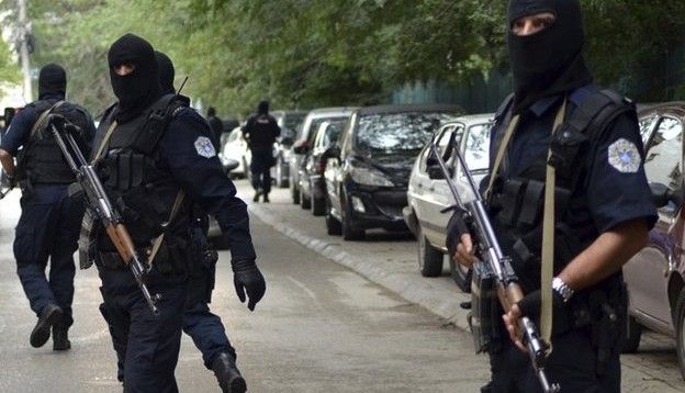 Policë dhe zyrtarë të AKI-së rrihen në veri të Mitrovicës