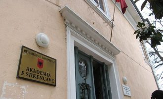 Shqipëria si Turkmenistani – rrezikon të mbetet pa Akademi të Shkencave