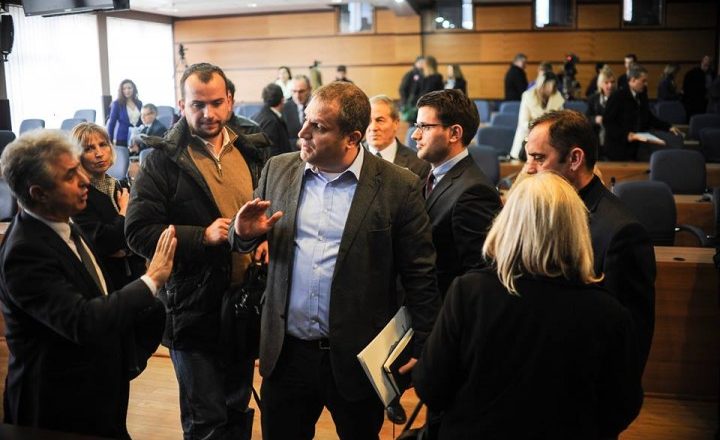 PDK-së i kushton 3 mijë euro shakaja me Shpend Ahmetin