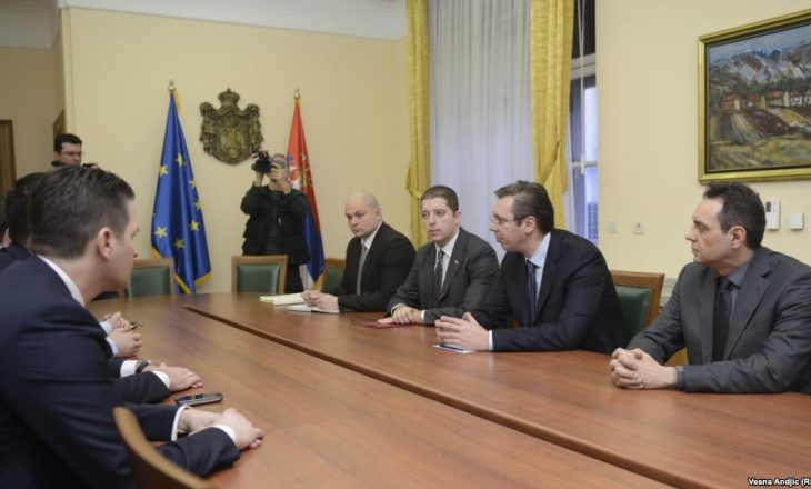 Simiq thotë se do ta pyes Vuçiqin nëse do të hyjnë në Qeveri