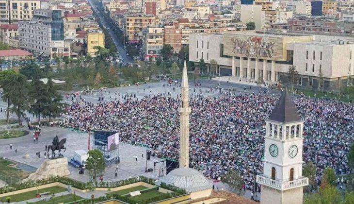 “S’mund të fshehësh me një perde identitetin kombëtar”