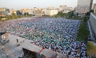 Skënderbeu mungon edhe në fotografitë zyrtare të Komunitetit Mysliman në Shqipëri