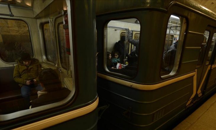 Ajri në metronë e Parisit në përmasa të rrezikshme për shëndetin