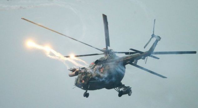 Pamje ku helikopteri rus plagos dy gazetarë gjatë stërvitjes, Kremlini e quan incident