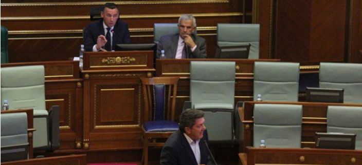 Momenti kur Milaim Zeka përdor fjalë banale në foltoren e Kuvendit [video]