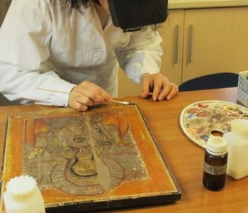 Përfundon me sukses restaurimi i dy ikonave të Muzeut Historik Kombëtar (FOTO)