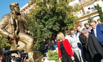 Shala homazhe tek shtatorja e Adrian Krasniqit