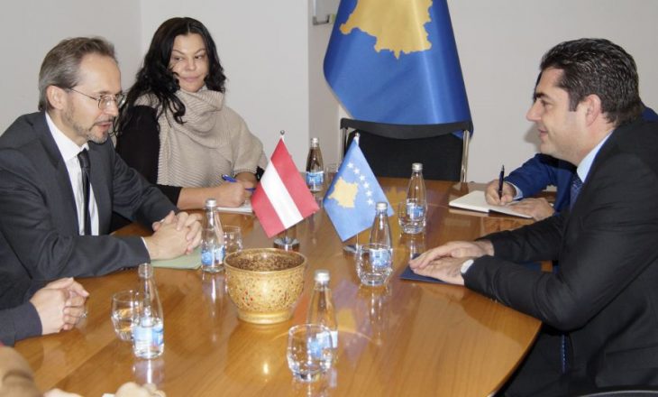 Ministri Hasani kërkon nga ambasadori austriak mbështetje për investitorët e jashtëm