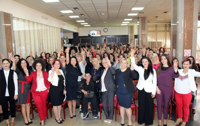 LDK-ja në Gjilan: Masoviteti i tryezës sonë me gratë afariste, ia dështoi  tubimin  Vetëvendosjes